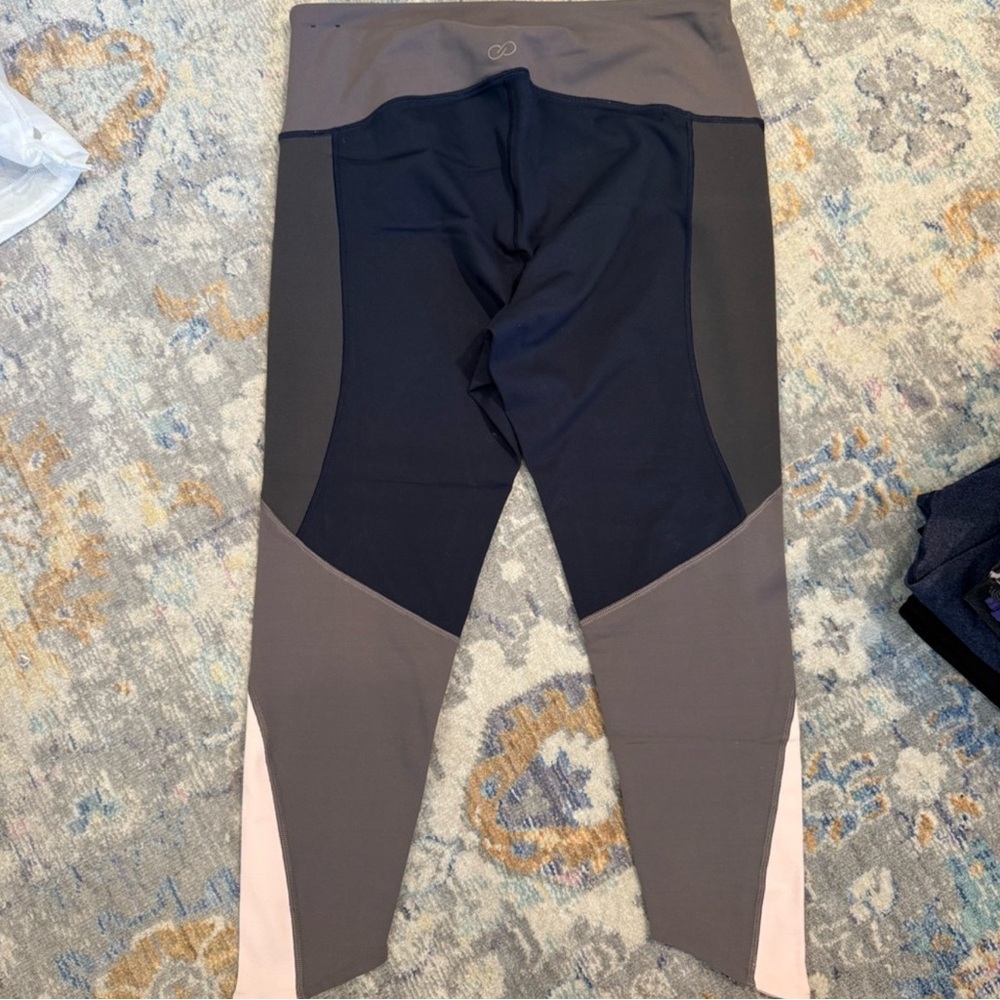 CALIA by Carrie Underwood Black and Gray Colorblock Leggings